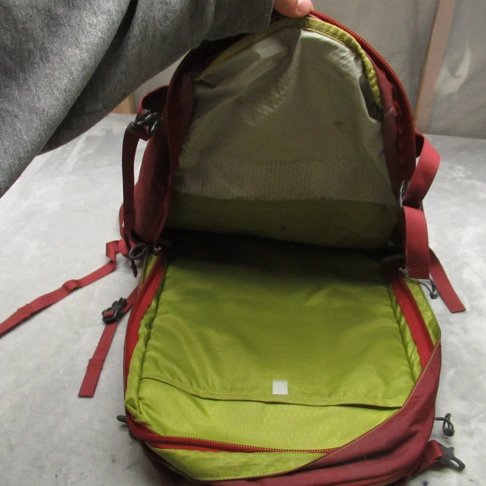 Osprey‎ Nebula Backpack Unisex One Size Red Hiking Daypack Outdoor Travel Bag